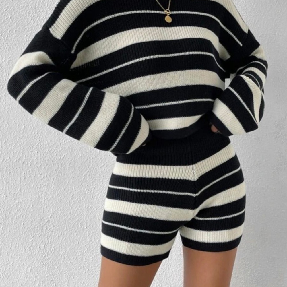 Commense Black and White Striped Sweater Set